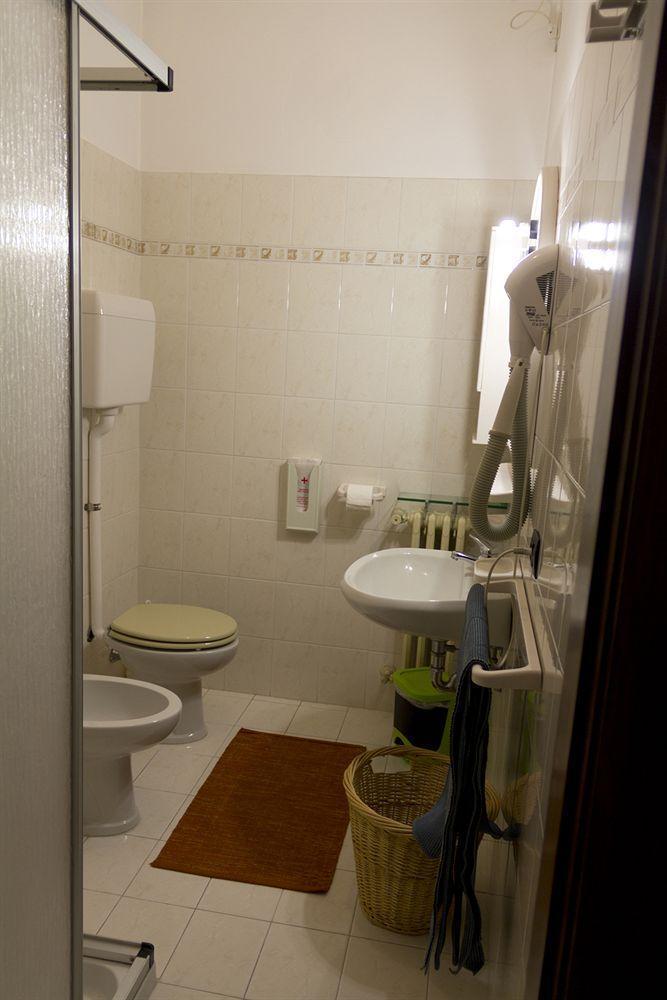 סאלו Guest House Villa De Ros מראה חיצוני תמונה